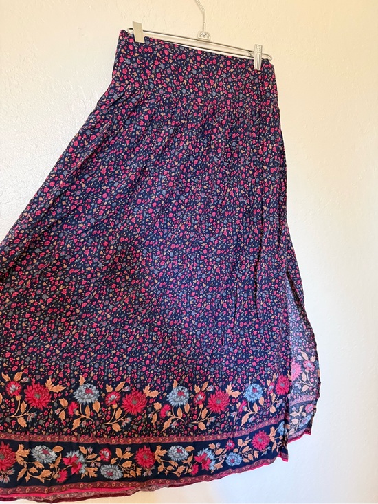 NATURAL LIFE Dresses & Skirts - NATURAL LIFE Navy Maxi Skirt with Pink Floral Border Size small